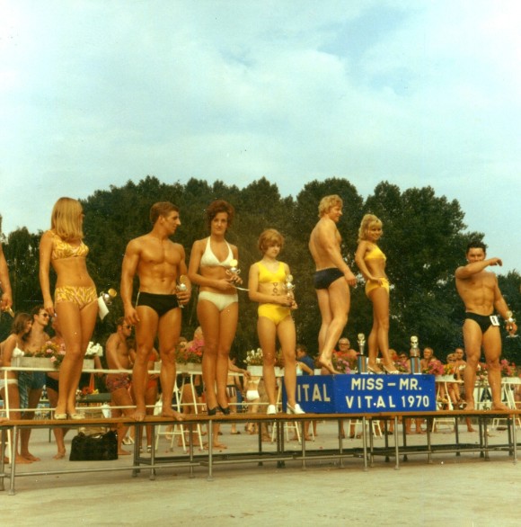 Im Nürnberger Freibad veranstaltete Harry Gelbfarb 1970 einen Bodybuilding-Wettbewerb für sein Studio "Vital". (Foto: Nachlass Gelbfarb) Im Nürnberger Freibad veranstaltete Harry Gelbfarb 1970 einen Bodybuilding-Wettbewerb für sein Studio "Vital". (Foto: Nachlass Gelbfarb)